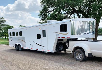 2010 Bison 4 Horse Trailer 2010 Bison 4 Horse Trailer