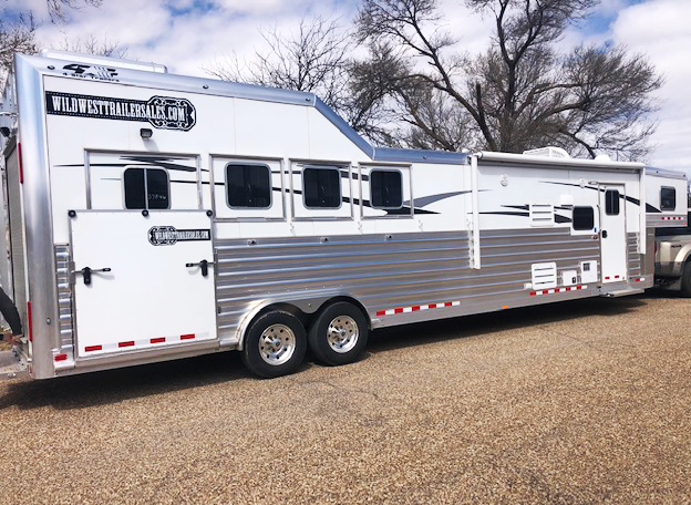 2019 4-Star Trailers 4 Horse Living Quarters 2019 4-Star Trailers 4 Horse Living Quarters