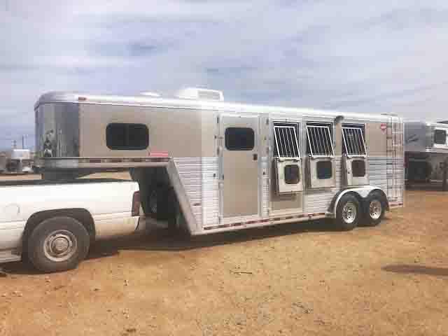 2006 Hart Trailers 3 Horse Trailer 2006 Hart Trailers 3 Horse Trailer