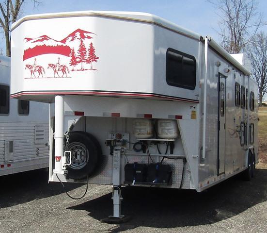 2007 Titan Trailers Classic w/12 foot LQ Horse Trailer 2007 Titan Trailers Classic w/12 foot LQ Horse Trailer