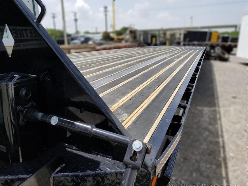 Diamond C FMAX216 Gooseneck Equipment Trailer 40' Air Ride Diamond C FMAX216 Gooseneck Equipment Trailer 40' Air Ride