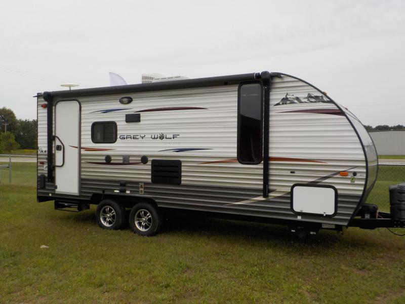 2015 Cherokee Grey Wolf Trailer Toy Hauler RV 2015 Cherokee Grey Wolf Trailer Toy Hauler RV