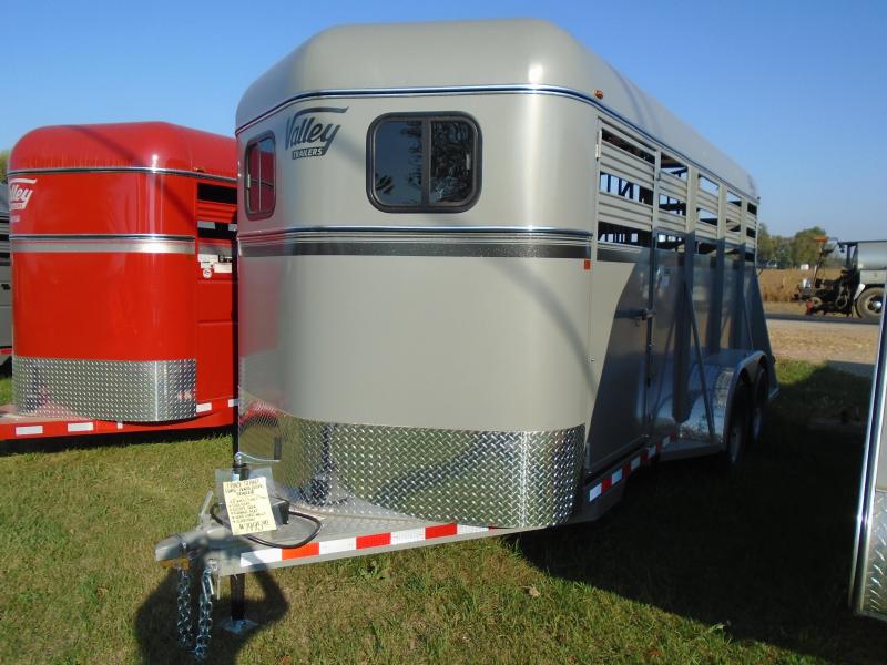 2018 Valley Trailers 3 Slant Horse/ Livestock Trailer 2018 Valley Trailers 3 Slant Horse/ Livestock Trailer