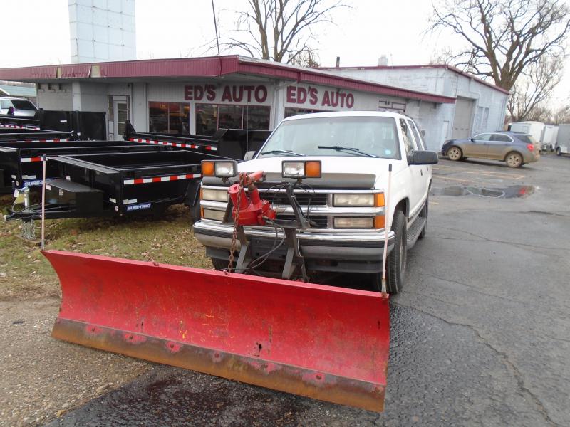 1996 Chevrolet Tahoe SUV with plow 1996 Chevrolet Tahoe SUV with plow