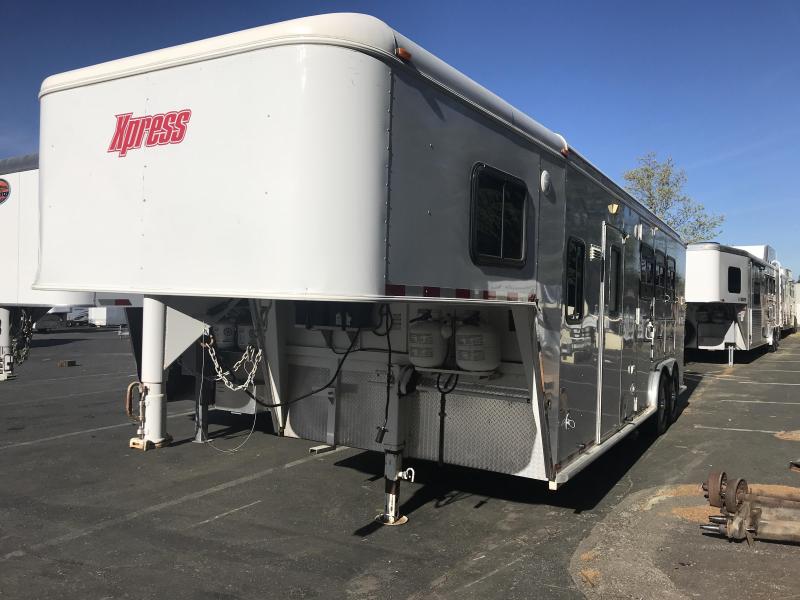 2004 Charmac Trailers 3H LQ Xpress Horse Trailer 2004 Charmac Trailers 3H LQ Xpress Horse Trailer