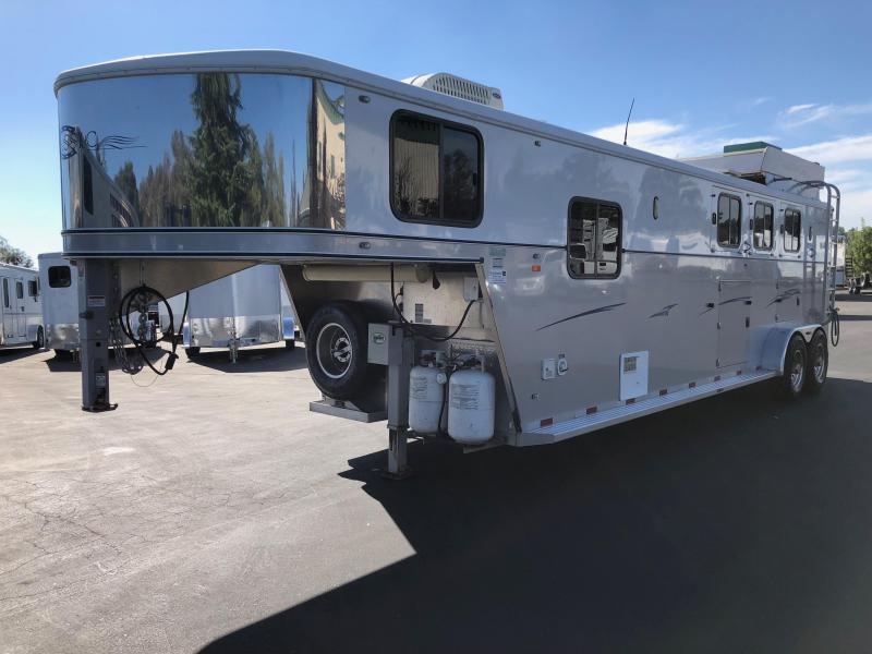 2008 Classic Manufacturing Gold Series 3 Horse LQ Horse Trailer 2008 Classic Manufacturing Gold Series 3 Horse LQ Horse Trailer