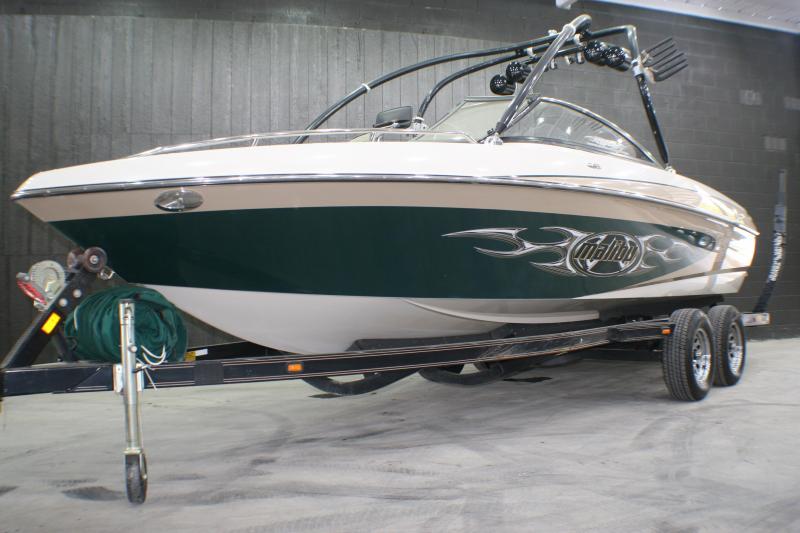2005 Malibu Wakesetter XTI Wakeboard 2005 Malibu Wakesetter XTI Wakeboard