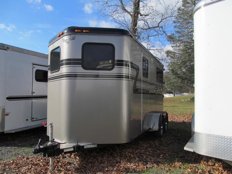 2014 Hawk 2H BP w/ DR Horse Trailer 2014 Hawk 2H BP w/ DR Horse Trailer