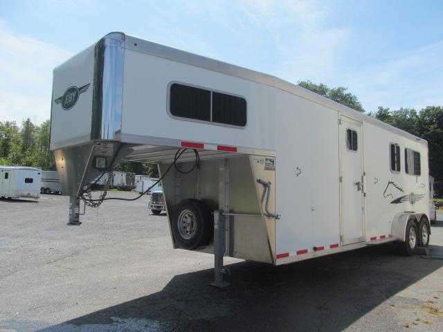 2016 EBY Trailer Victory II 2 + 1 Gooseneck Horse Trailer 2016 EBY Trailer Victory II 2 + 1 Gooseneck Horse Trailer