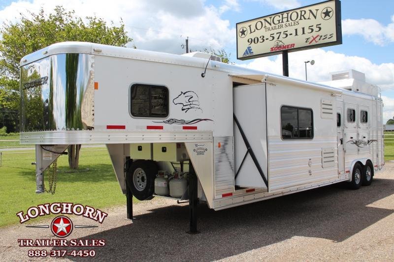 2015 Sooner 3 Horse 15ft Shortwall with Slide Out Horse Trailer 2015 Sooner 3 Horse 15ft Shortwall with Slide Out Horse Trailer