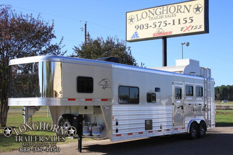 2019 Sooner 3 Horse 13ft Shortwall with Generator 2019 Sooner 3 Horse 13ft Shortwall with Generator