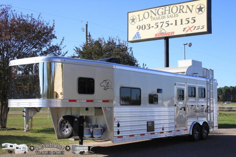 2019 Sooner 3 Horse 13ft Shortwall with Generator 2019 Sooner 3 Horse 13ft Shortwall with Generator