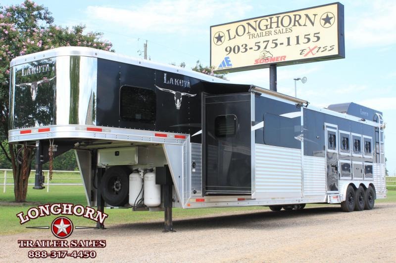 2014 Lakota 4 Horse 14' Lq Slide out w/ Mid-Tack 2014 Lakota 4 Horse 14' Lq Slide out w/ Mid-Tack