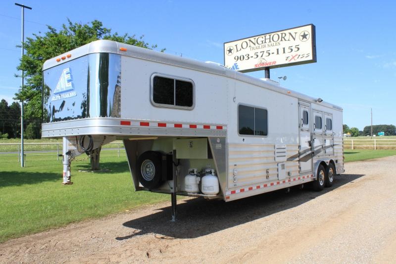 2011 3 Horse 10.8 Ft Lq w/ Generator 2011 3 Horse 10.8 Ft Lq w/ Generator