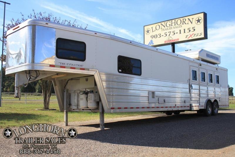 2007 Bloomer 4 Horse 15 LQ/ Pod & Generator Horse Trailer 2007 Bloomer 4 Horse 15 LQ/ Pod & Generator Horse Trailer