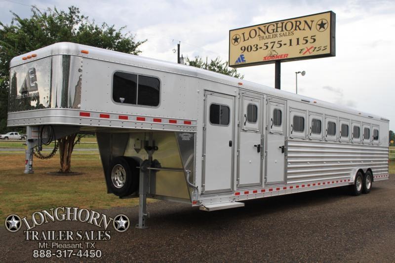 2019 Elite 9 Horse / 8 wide Horse Trailer 2019 Elite 9 Horse / 8 wide Horse Trailer