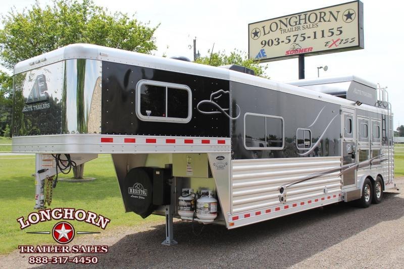 2015 Elite Trailers 3 Horse 13.8ft Shortwall with Hay Pod Horse Trailer 2015 Elite Trailers 3 Horse 13.8ft Shortwall with Hay Pod Horse Trailer