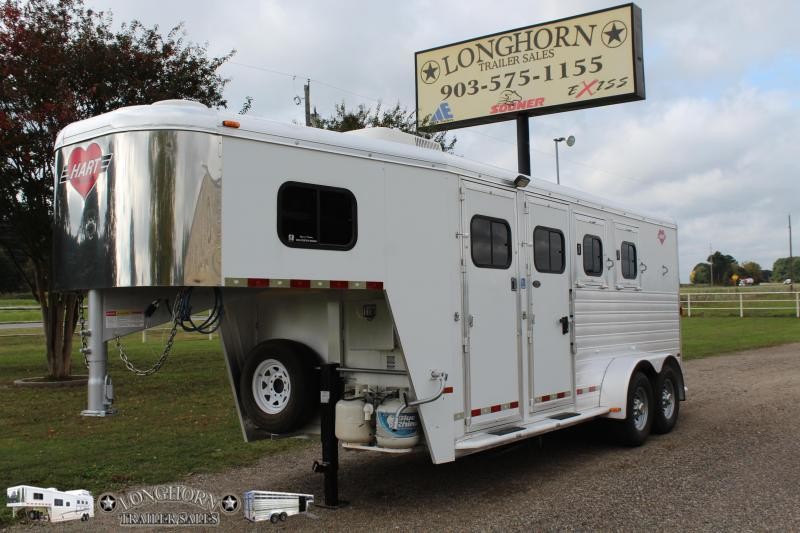 2006 Hart 3 Horse with 4ft Weekend Package 2006 Hart 3 Horse with 4ft Weekend Package