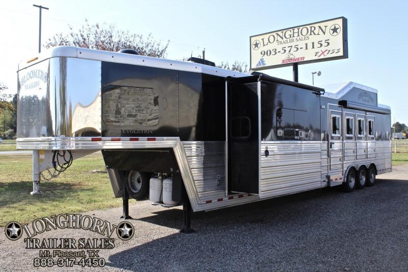 2015 Bloomer Trailer Manufacturing 4 Horse 16ft Shortwall Side Load with Slide Out Horse Trailer 2015 Bloomer Trailer Manufacturing 4 Horse 16ft Shortwall Side Load with Slide Out Horse Trailer