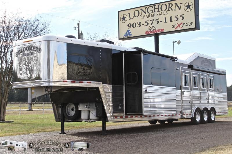 2015 Bloomer 4 Horse 16ft Shortwall Side Load with Slide Out Horse Trailer 2015 Bloomer 4 Horse 16ft Shortwall Side Load with Slide Out Horse Trailer