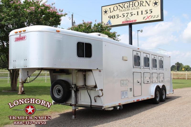 1996 Sooner 4 Horse with 7ft Weekender Living Quarter Horse Trailer 1996 Sooner 4 Horse with 7ft Weekender Living Quarter Horse Trailer