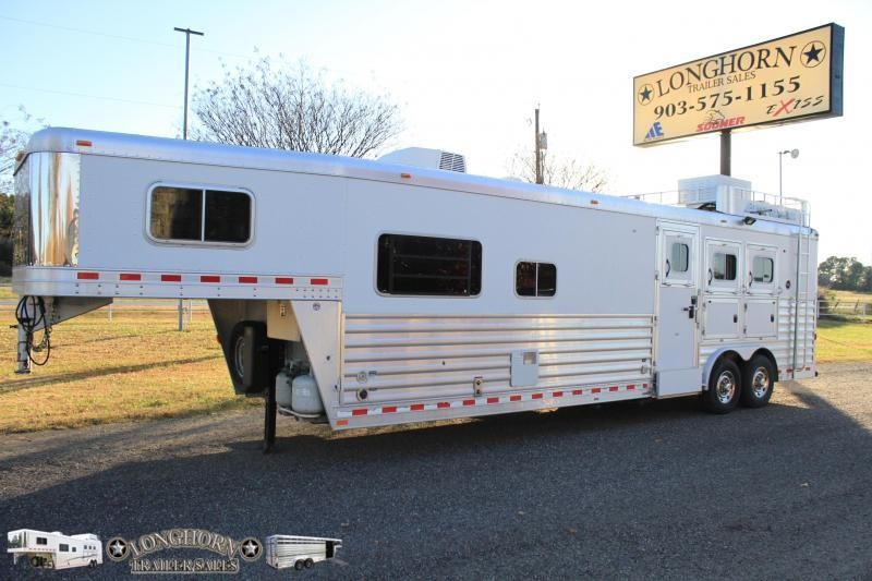 2011 Elite 3 Horse 14 Ft Lq w/ Side Tack 2011 Elite 3 Horse 14 Ft Lq w/ Side Tack