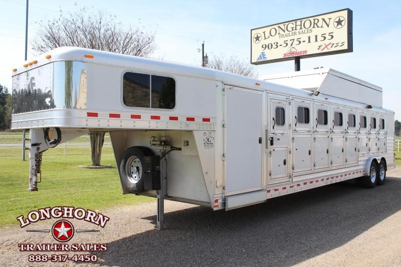 2009 Elite 8 Horse with Mangers and Air Ride 2009 Elite 8 Horse with Mangers and Air Ride