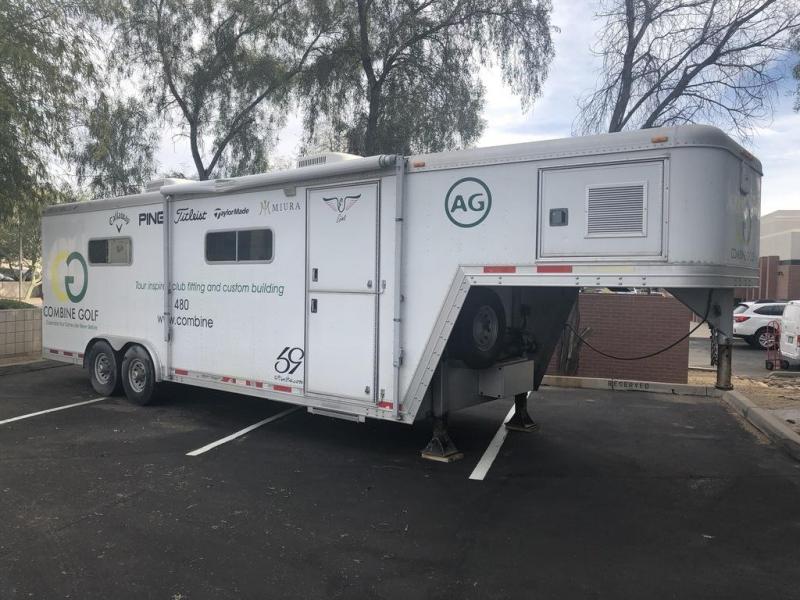 1999 Featherlite 5th Wheel Horse Trailer 1999 Featherlite 5th Wheel Horse Trailer