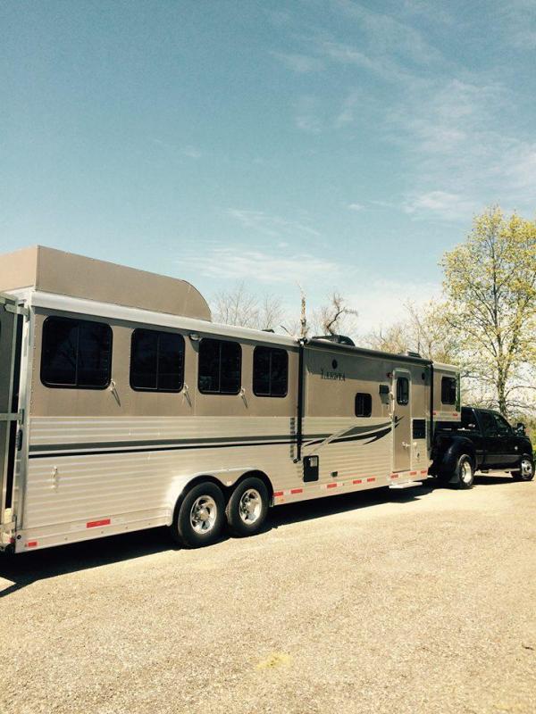 2014 Lakota Charger 4 Horse Trailer with LQ 2014 Lakota Charger 4 Horse Trailer with LQ