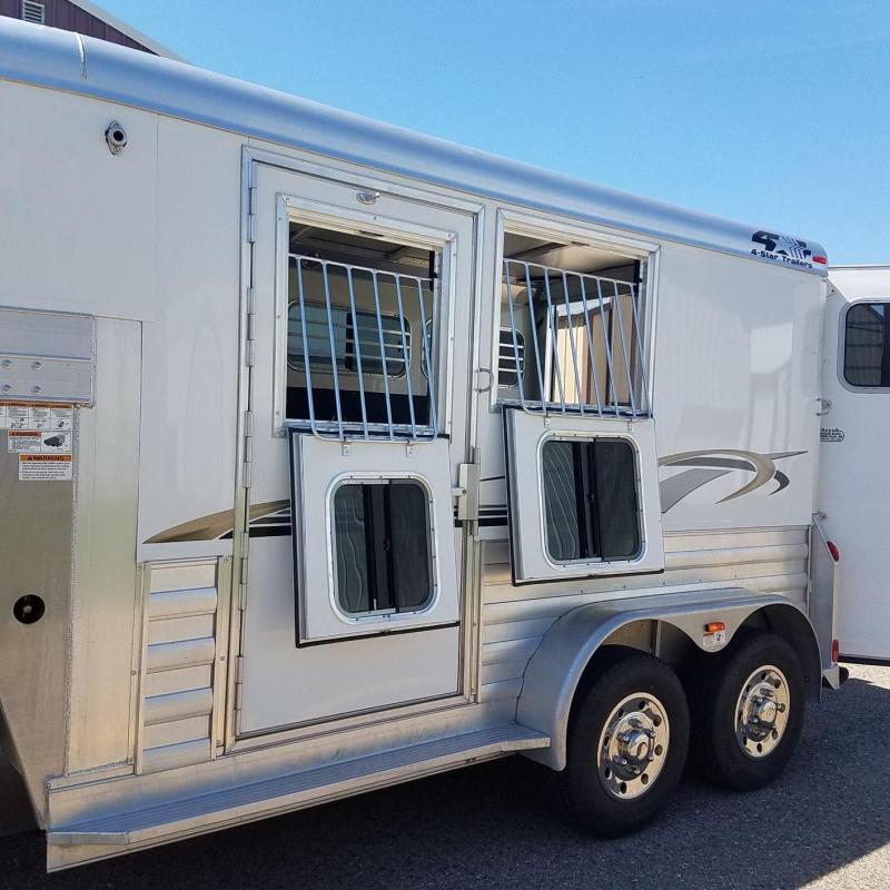 2009 4-Star Gooseneck 2 Horse Trailer 2009 4-Star Gooseneck 2 Horse Trailer