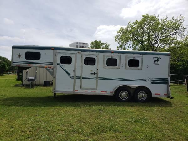 1995 Jamco 3 Horse Slant Aluminum Gooseneck Horse Trailer 1995 Jamco 3 Horse Slant Aluminum Gooseneck Horse Trailer