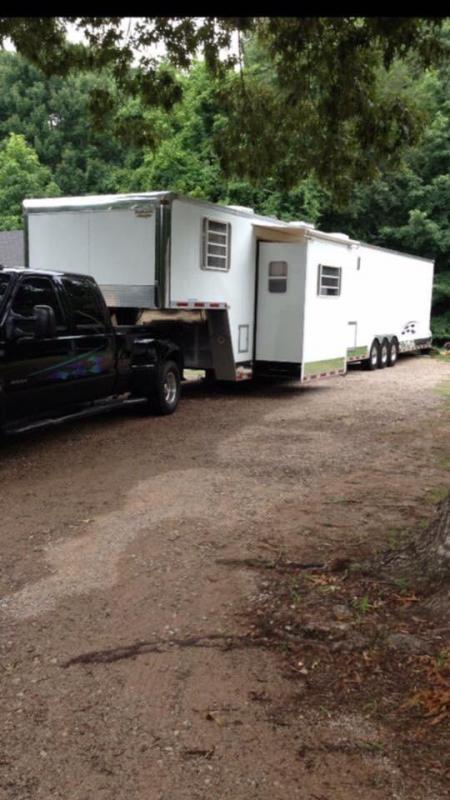 2007 Continental Cargo 8 x 50 Enclosed Cargo Trailer w/ Living Quarters 2007 Continental Cargo 8 x 50 Enclosed Cargo Trailer w/ Living Quarters