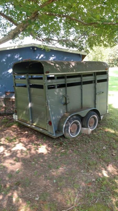 1988 Triune Trailers 2 Horse Bumper Pull Trailer 1988 Triune Trailers 2 Horse Bumper Pull Trailer