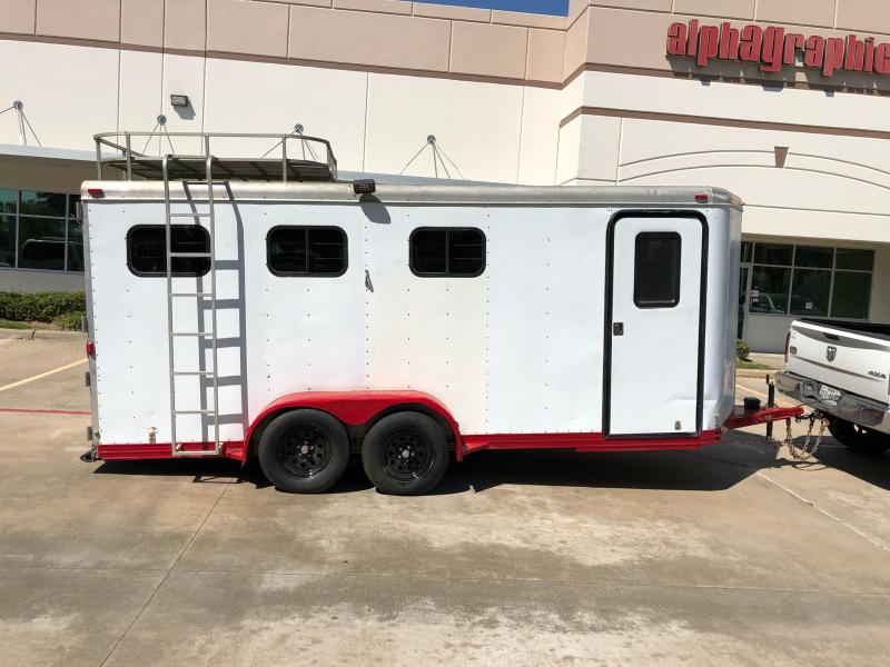 2000 Featherlite 3 Horse Slant BP Trailer 2000 Featherlite 3 Horse Slant BP Trailer
