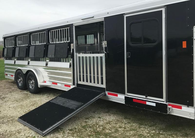 2019 Exiss Exhibitor 7026 GN 10 Pen Trailer 2019 Exiss Exhibitor 7026 GN 10 Pen Trailer
