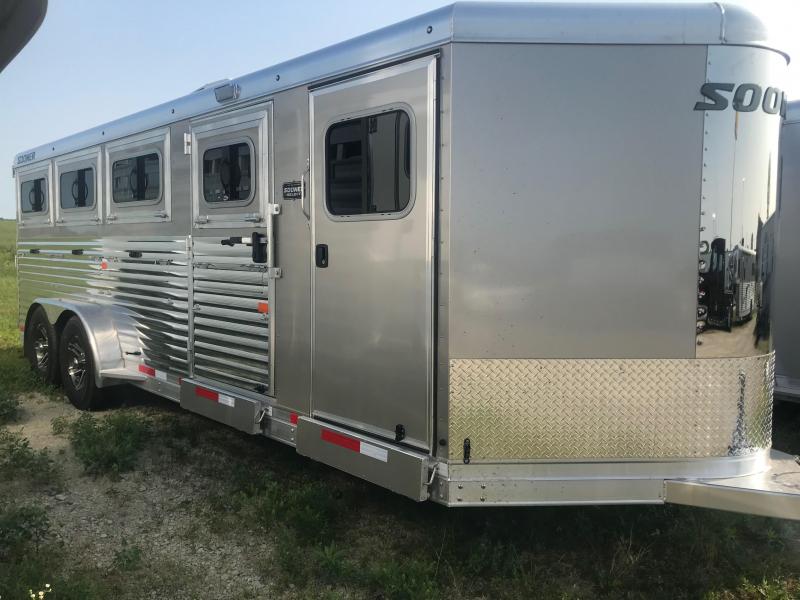 2019 Sooner Select 720W 8 Pen Trailer - AC and Flooring 2019 Sooner Select 720W 8 Pen Trailer - AC and Flooring