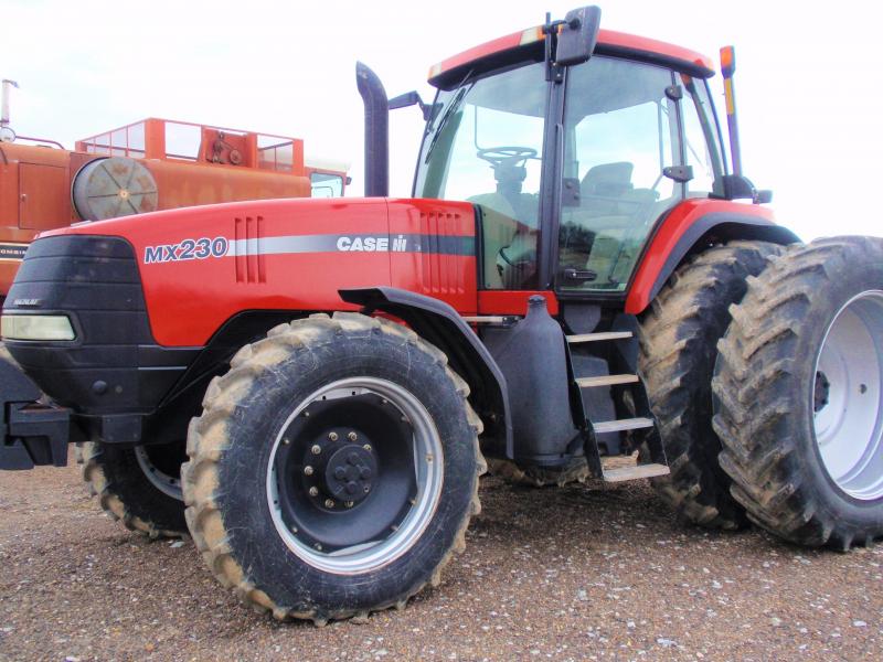 2004 Case MX230 Tractor 2004 Case MX230 Tractor