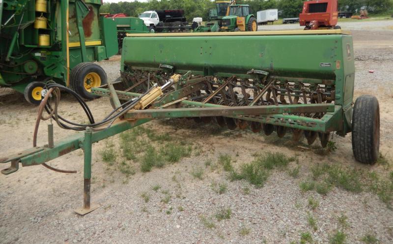 1998 John Deere 8200 Farm / Ranch 1998 John Deere 8200 Farm / Ranch