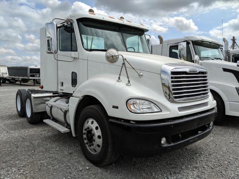 2007 Freightliner Columbia Semi Truck 2007 Freightliner Columbia Semi Truck