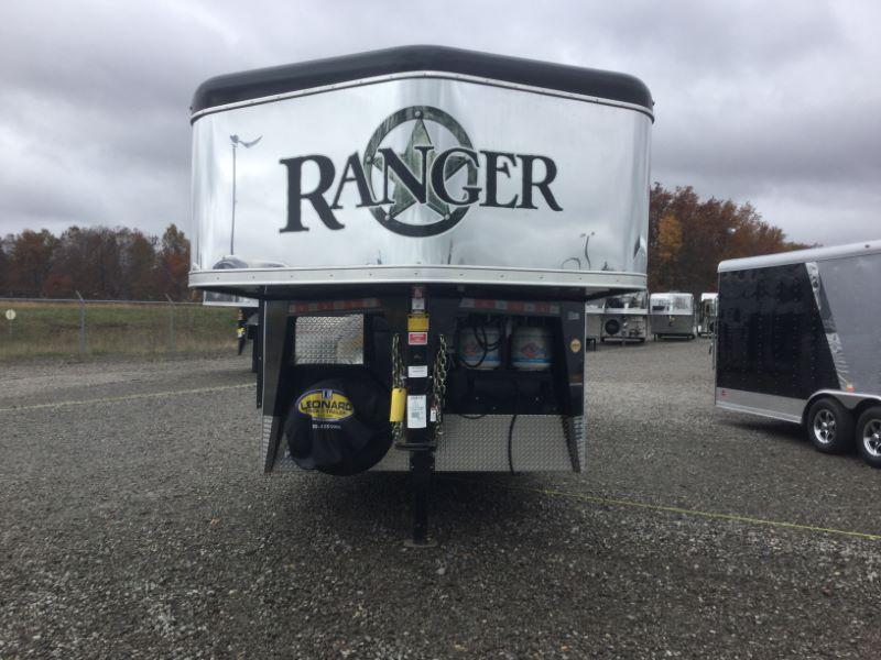 2017 Bison Trailers 8310RG Horse Trailer 2017 Bison Trailers 8310RG Horse Trailer