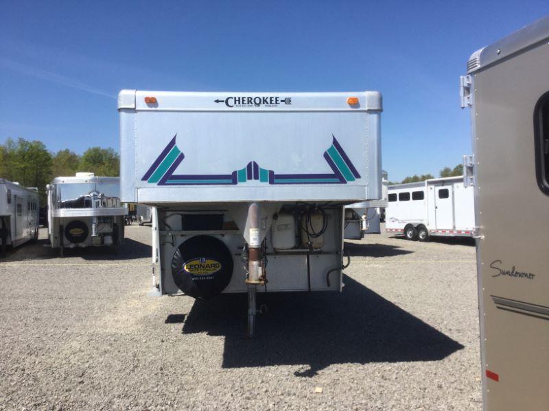 1998 Cherokee Trailers 8314LQ Horse Trailer 1998 Cherokee Trailers 8314LQ Horse Trailer