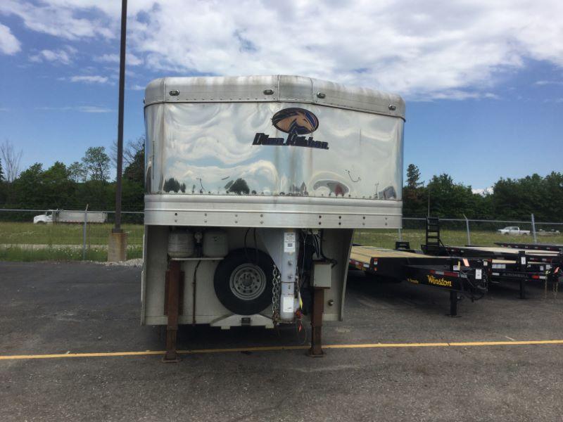 2008 Blue Ribbon Trailers 8311LQ Horse Trailer 2008 Blue Ribbon Trailers 8311LQ Horse Trailer