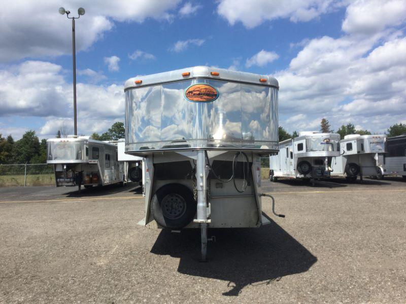 2002 Sundowner Trailers SS307LQ Horse Trailer 2002 Sundowner Trailers SS307LQ Horse Trailer