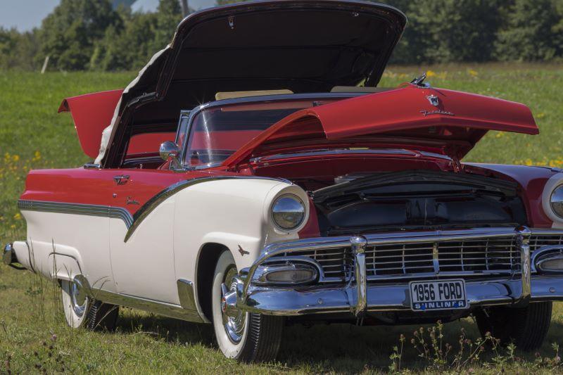 1956 Ford SUNLINER Car 1956 Ford SUNLINER Car