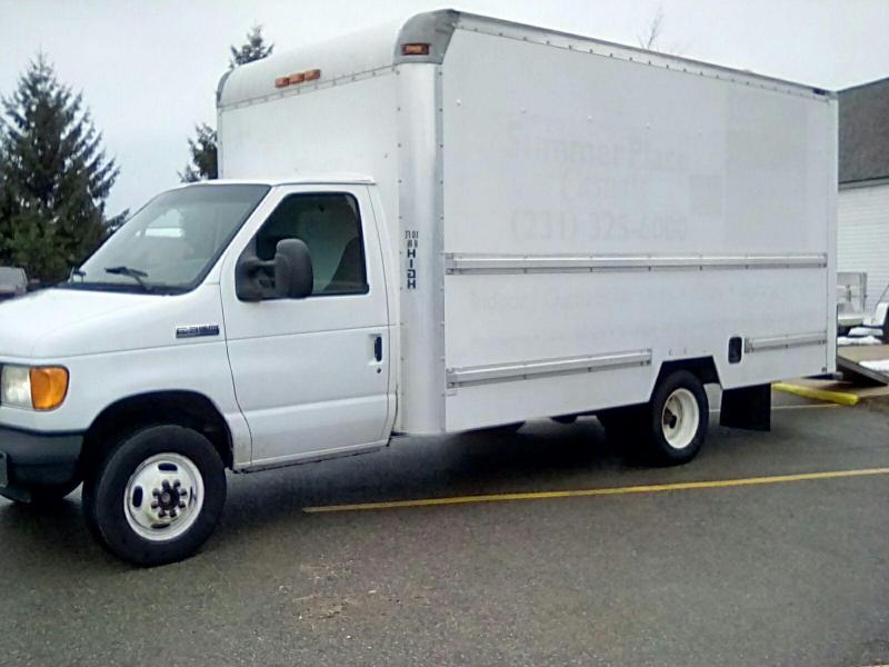 2006 Ford E350 CUBE VAN 2006 Ford E350 CUBE VAN