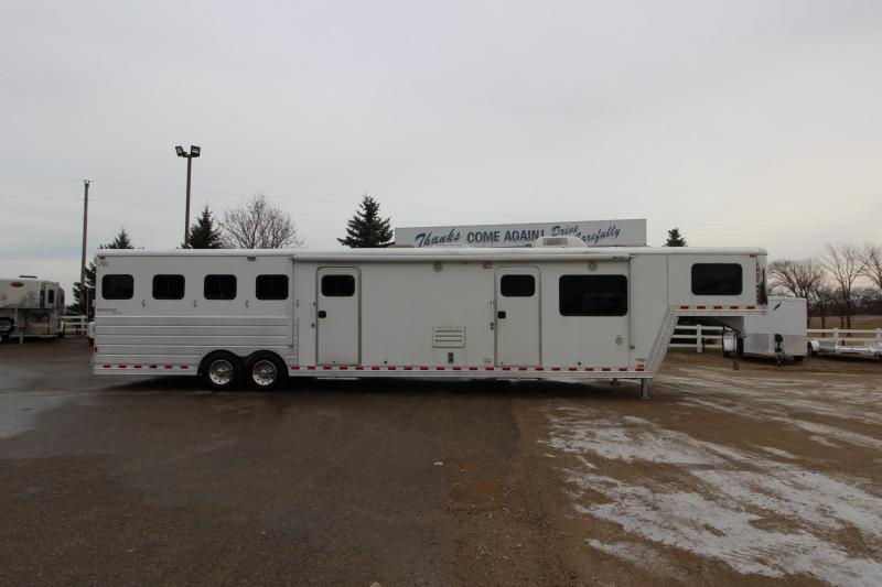 2005 Kiefer Built 4HR 17 LQ MT Horse Trailer 2005 Kiefer Built 4HR 17 LQ MT Horse Trailer