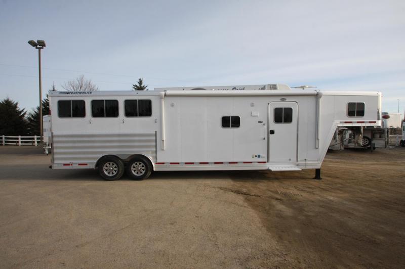 2016 Featherlite 3HR 13 LQ Horse Trailer 2016 Featherlite 3HR 13 LQ Horse Trailer