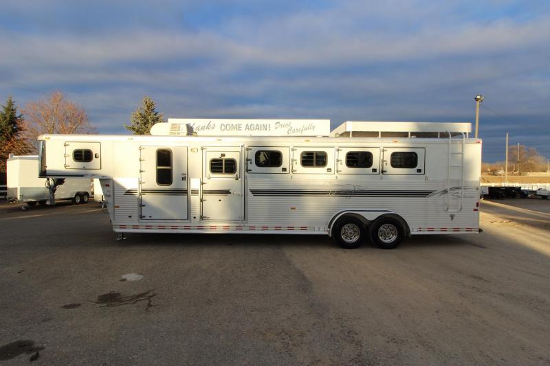 2001 Sundowner Trailers 5HR MT GN Horse Trailer 2001 Sundowner Trailers 5HR MT GN Horse Trailer