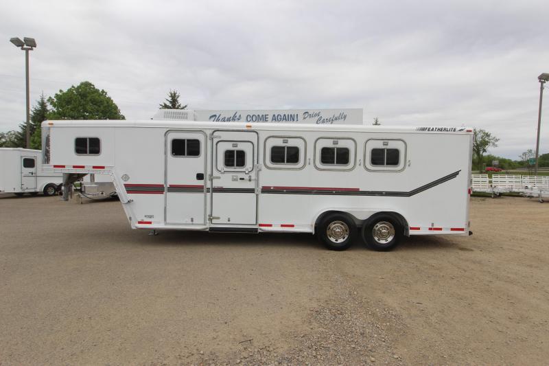 1998 Featherlite 4HR GN with 5' D/R Horse Trailer 1998 Featherlite 4HR GN with 5' D/R Horse Trailer