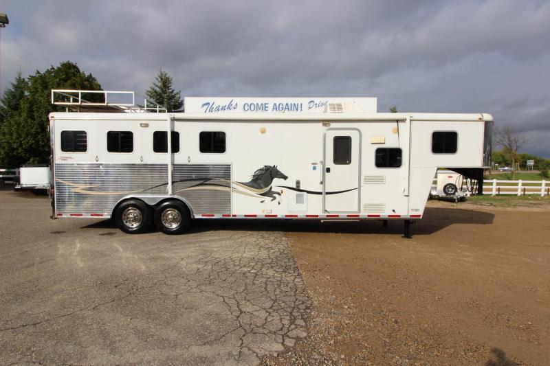 2007 American Spirit 4HR 9 LQ Horse Trailer 2007 American Spirit 4HR 9 LQ Horse Trailer